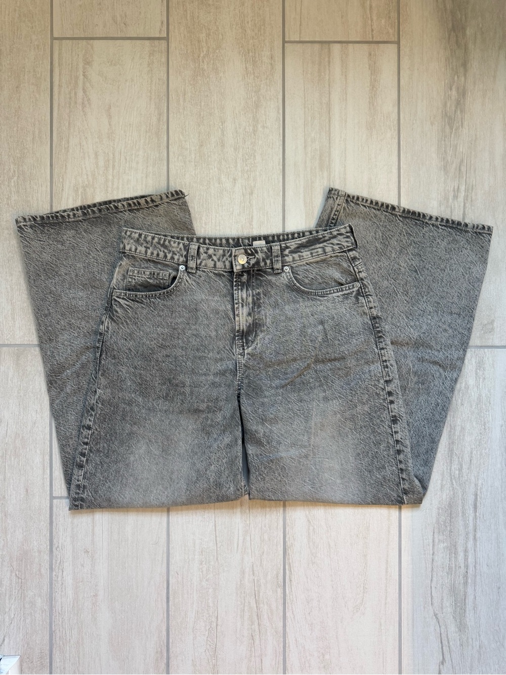 Divided Gray Acid-Wash Jeans Waistband Detail